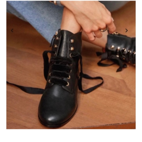 Sezane Shoes - Sezane - French ankle boots - leather interior and exterior.